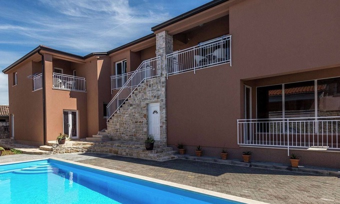 Tar-Vabriga Other | Modern apartment Noa II in Villa Valtrazza with pool in center of village Tar
