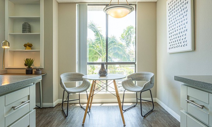 Norma Triangle Apartment | Modern Apartment in Prime Location (ID1173X865)
