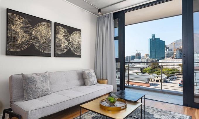 Cape Town City Centre Apartment | Modern Apartment - Wifi - Netflix - Parking