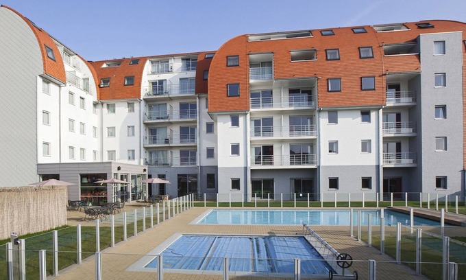 Zeebrugge Apartment | Modern apartment with air conditioning, on a resort, only 2.5 km. from the beach