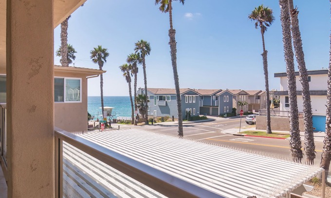 South Oceanside Condo | Modern beach condo with beach access & incredible location