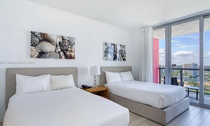 Hallandale Beach Apartment | Modern Beachwalk Studio