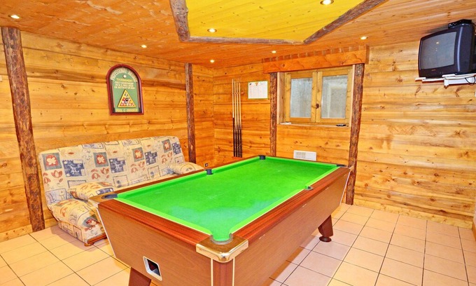 Champagny-en-Vanoise Apartment | Modern Chalet in Champagny-en-Vanoise near Ski Area