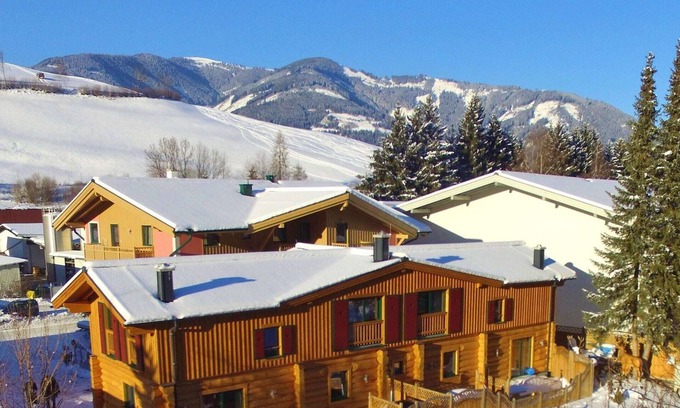 Kaprun Ski Chalet | Modern Chalet in Kaprun with Jacuzzi