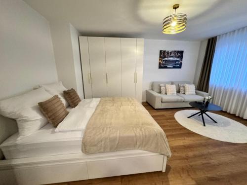 Perlach Apartment | Modern City Apartment 3