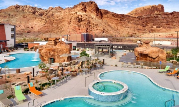 Moab Hotel | Modern Comfort in Moab, Steps from Trails and Short Drive to Arches & Canyonland