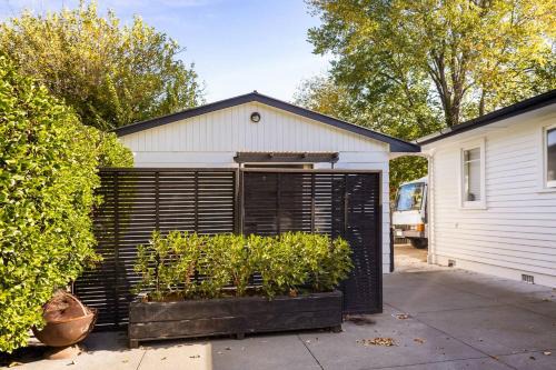 Anderson Park House | Modern, Comfortable Guest House
