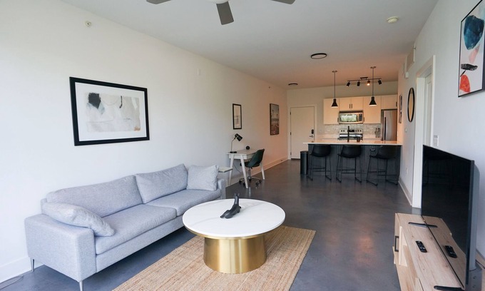 Austin Condo | Modern Condo in Central Austin