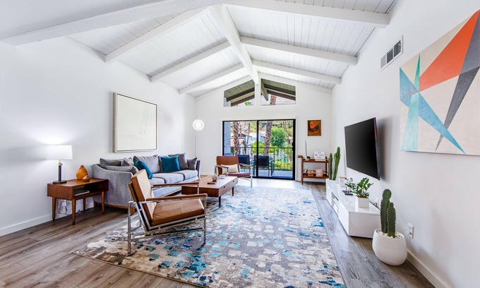 Canyon Corridor Apartment | Modern condo with mountain view, private balcony, pools