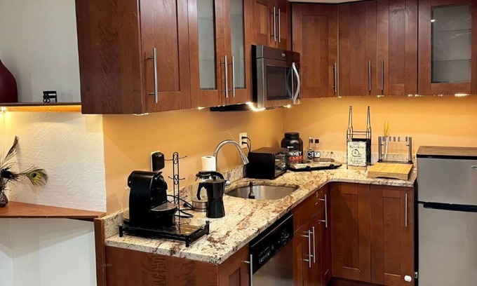 Newton Corner House | Modern Cozy 1br Apt WiFi EV near Boston Ⓣ BC