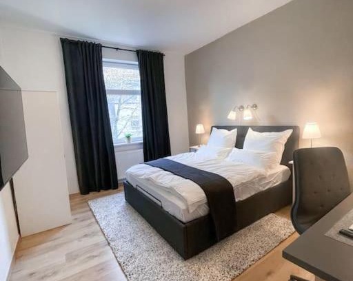 Ostviertel Apartment | Modern Cozy apt. -with 2 TV, Netflix and work desk