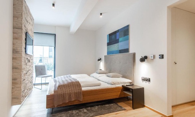 Andel Apartment | Modern Design near Andel by easyBNB