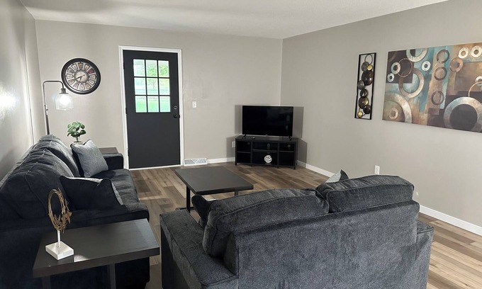 Council Bluffs House | Modern Duplex - Close to Casino, Downtown & CHI Event Center