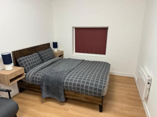 Bow House | Modern East London Apartment with Private Studio & Guest Rooms-Near Bow, Victoria Park
