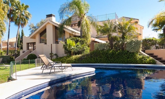 Urbanizacion el Rosario Villa | Modern family villa with private pool & garden, El Rosario, Marbella, close to facilities