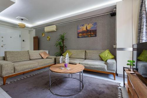Tophane Apartment | Modern flat with balcony near to Galataport