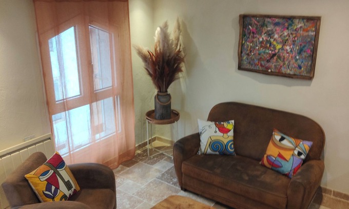 Oyonnax Apartment | Modern, fully-equipped apartment in town center, located between lakes and mountains