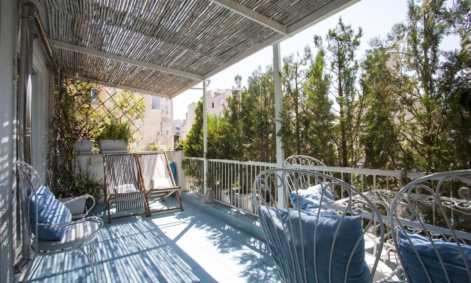 Psirri Apartment | Modern Fully Equipped Apartment with Balcony and Rooftop - CT1