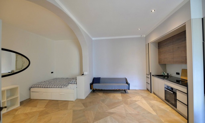 Wieden Apartment | Modern gem of an old building