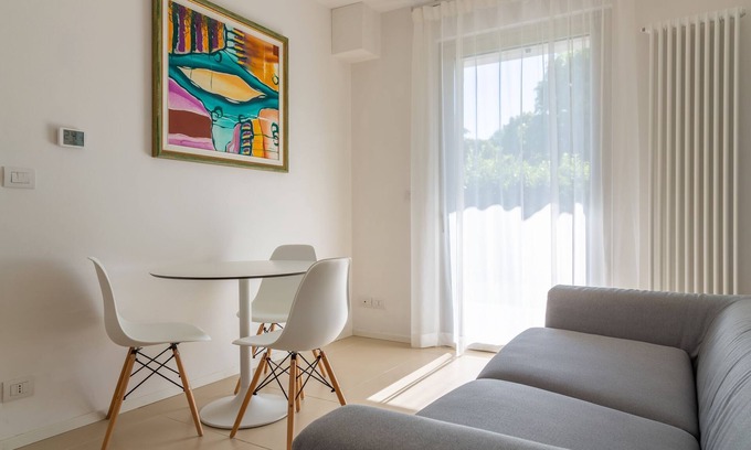 San Benedetto di Lugana Apartment | Modern Holiday Apartment "Baseventuno 3" With Pool