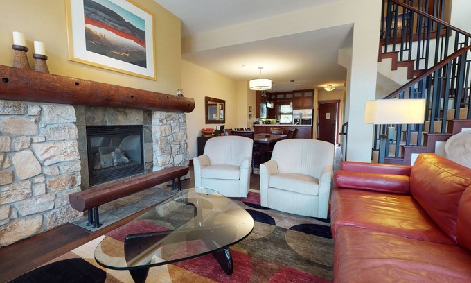 Mammoth Lakes House | Modern Home with Mountain Views. Private Hot Tub, Gas Grill & Washer/Dryer