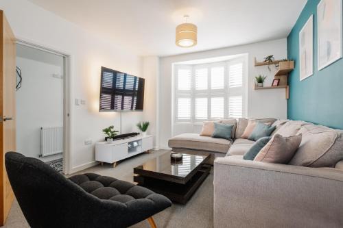 Hove House | Modern Hove Home close to Brighton Beach with FREE PARKING