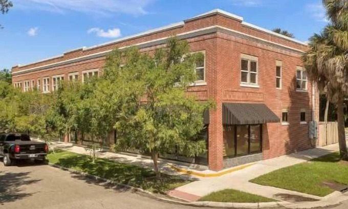 Springfield Apartment | Modern Industrial Townhouses