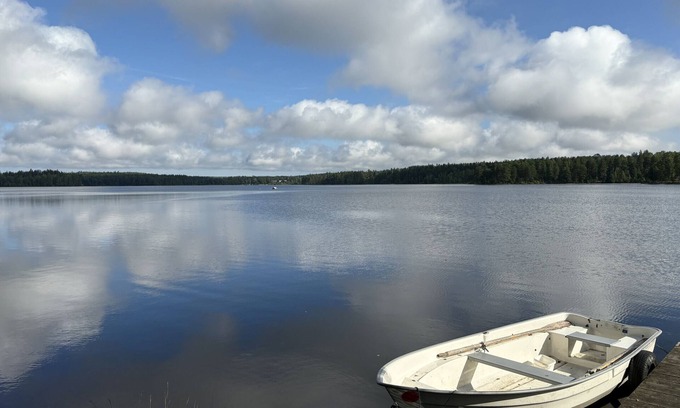 Alghult House | Modern large holiday home near lake in Småland