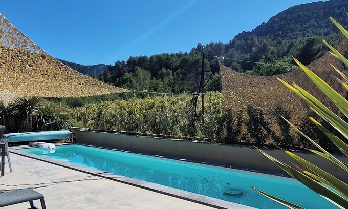 Pierrelongue Villa | Modern loft villa with terrace and swimming pool, unobstructed view of nature