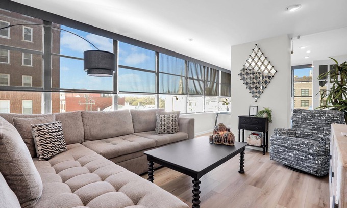 Historic District - North Condo | Modern Loft w/Soaring Views of City + Reserved Parking by Lucky Savannah