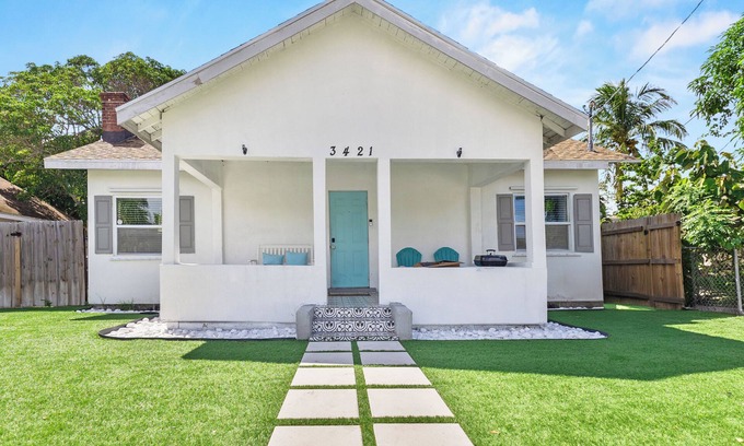 Palm Beach - West Palm Beach House | Modern Luxe Retreat w/Hot Tub: 5 Mins to Beach