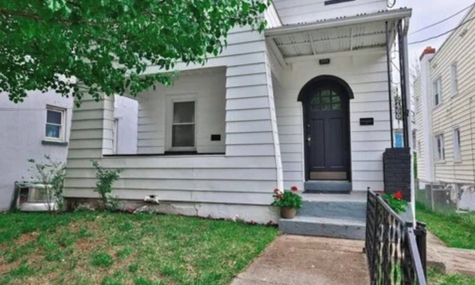 Norwood Apartment | Modern Luxury 1BR Prime Location by Oakley, Rookwood, Downtown & Top Hospitals