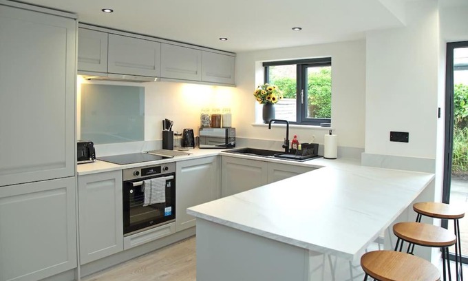 Macclesfield House | Modern Luxury 4 Bed House in the Heart of Macclesfield