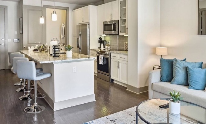 Midtown Condo | Modern Midtown Oasis