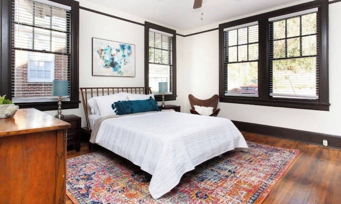 Montgomery House | Modern Midtown Retreat