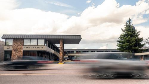 Downtown Colorado Springs Hotel | Modern Motel