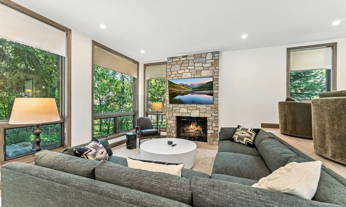 Vail Ski Chalet | Modern Mountain Retreat in Vail