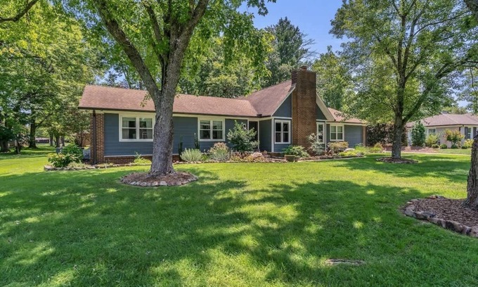 Murfreesboro House | Modern Murfreesboro Retreat ,Sleeps 8