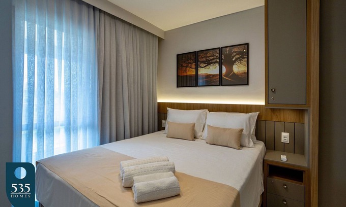 Caminho das Arvores Apartment | Modern One-Bedroom 700m from Salvador Shopping