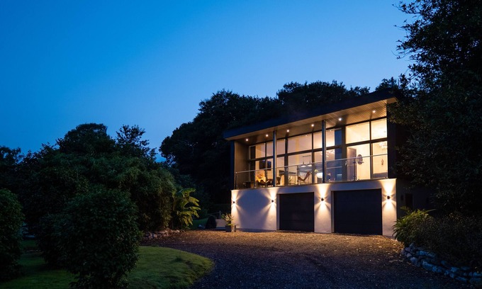 Exeter House | Modern, open plan property outside Exeter and Dartmoor, with stunning views.