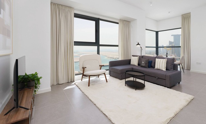 Abu Dhabi Apartment | Modern & Panoramic Sea View Apt on Al Reem Island