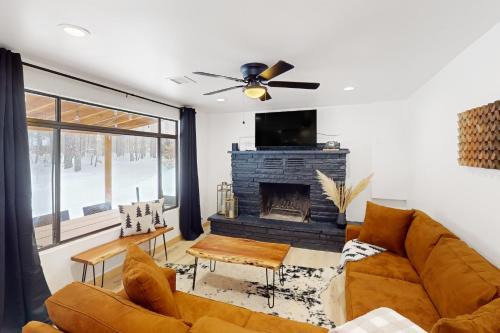 Pinetop House | Modern Pine Sanctuary