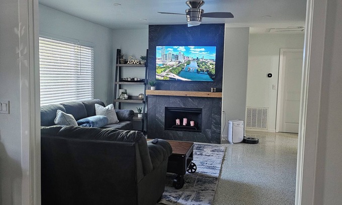 Coquina Key House | Modern Relaxing Retreat in St. Petersburg! Downtown Access & The Beach!