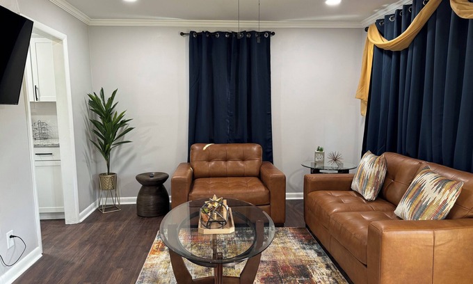 Greensboro House | Modern Retreat in Greensboro