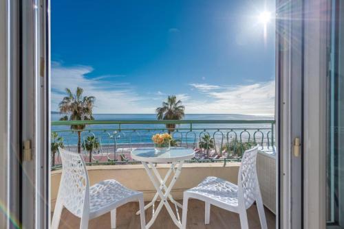 La Californie Apartment | Modern Sea View Apartment on Promenade des Anglais