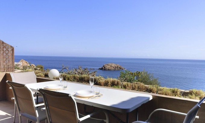 Tossa de Mar Apartment | MODERN SEA VIEWS APARTMENT with POOL