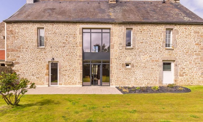 Gouberville Cottage | Modern seaside house, perfect for groups