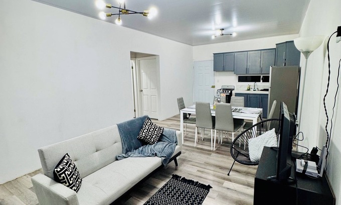 Comayagua House | "Modern secure house in Comayagua with A/C, Wi-Fi and autonomous access.