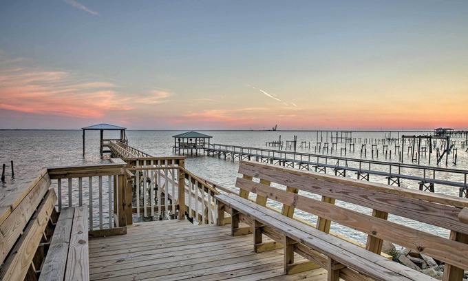 Slidell House | Modern Slidell Home w/Private Fishing Dock!