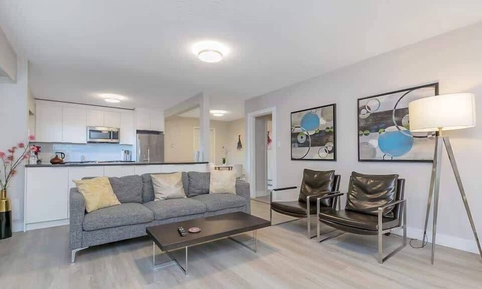 West Vancouver House | Modern Spacious Ocean-view Suite with Private Ent